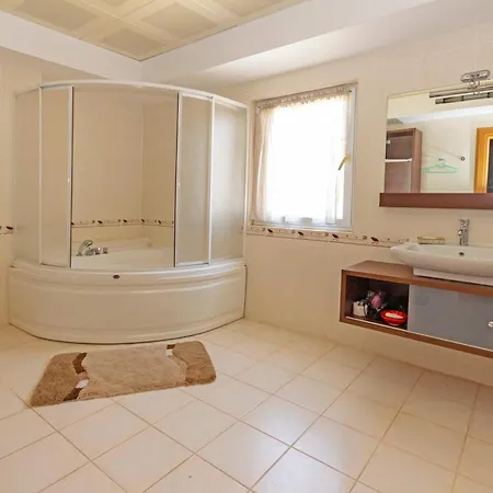 Paradise Town Belmaria *